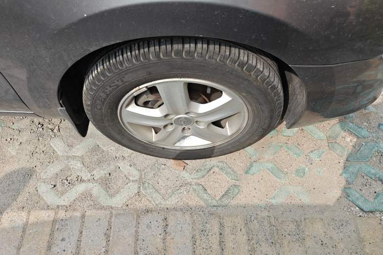 Used Hyundai i30 2009 1.6L Automatic Comfort Edition Right Front Wheel Hub