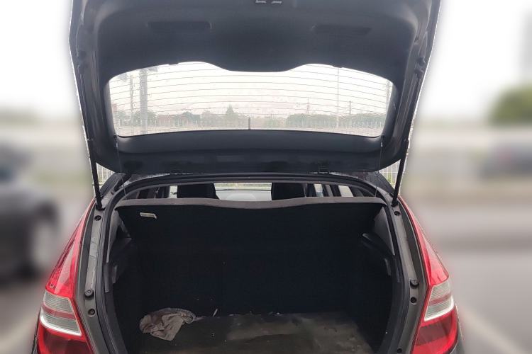 Used Hyundai i30 2009 1.6L Manual Comfort Edition Trunk