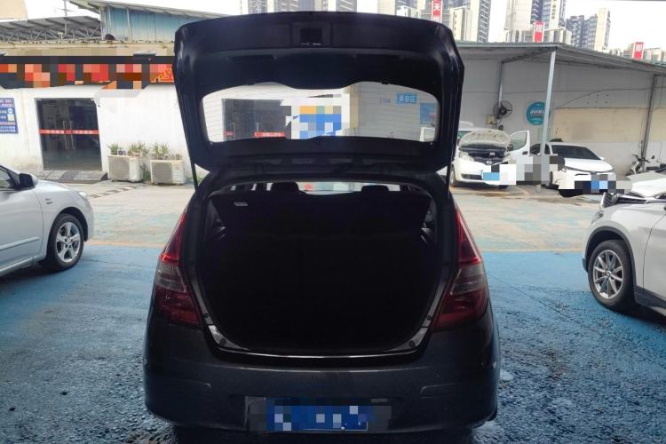 Used Hyundai i30 2009 1.6L Automatic Comfort Edition Trunk