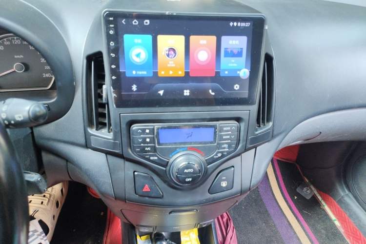 Used Hyundai i30 2009 1.6L Automatic Luxury Model Audio And AC Panel