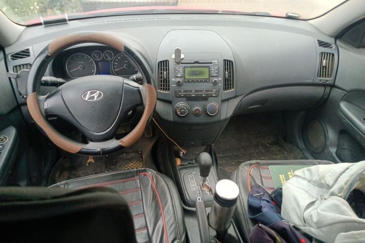 Used Hyundai i30 2009 1.6L Automatic Comfort Edition Center Console