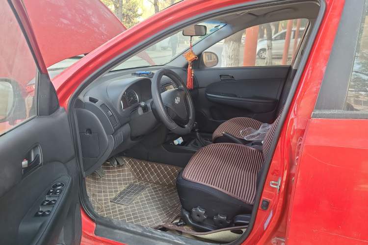 Used Hyundai i30 2009 1.6L Manual Comfort Edition Driver Seat