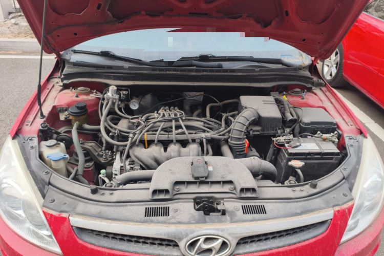 Used Hyundai i30 2009 1.6L Automatic Comfort Edition Engine Bay