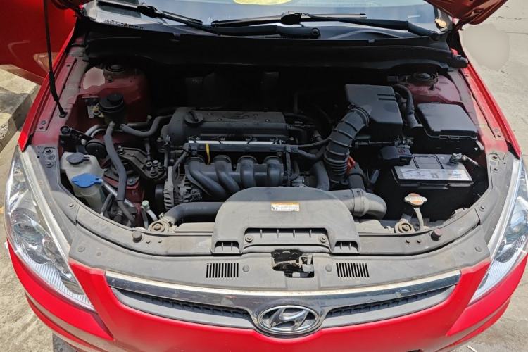 Used Hyundai i30 2009 1.6L Automatic Comfort Edition Engine Bay