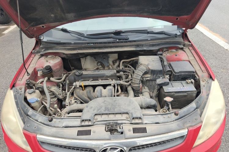 Used Hyundai i30 2009 1.6L Automatic Luxury Model Engine Bay