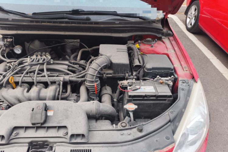 Used Hyundai i30 2009 1.6L Automatic Comfort Edition Engine Bay Left