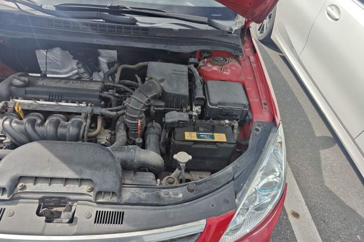Used Hyundai i30 2009 1.6L Automatic Comfort Edition Engine Bay Left
