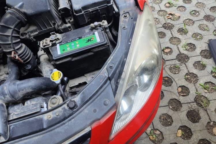Used Hyundai i30 2009 1.6L Automatic Luxury Model Engine Bay Left
