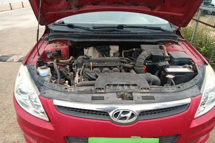 Used Hyundai i30 2009 1.6L Automatic Comfort Edition Engine Bay