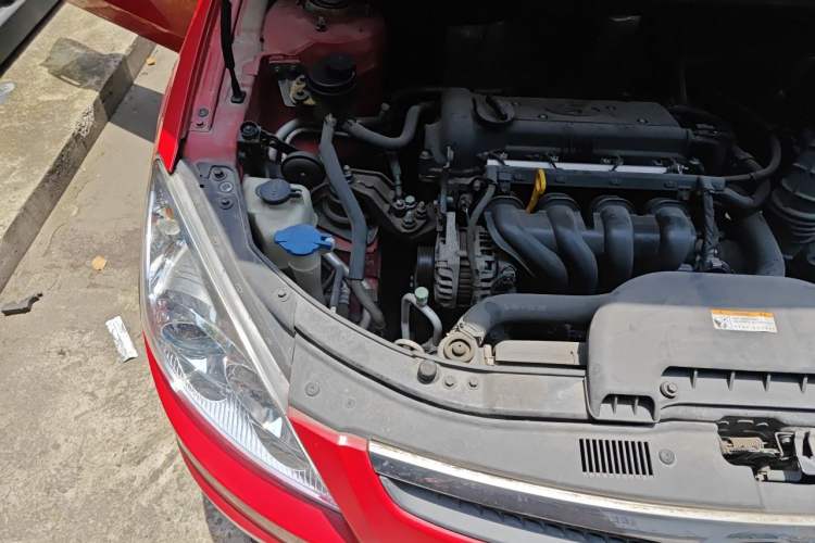 Used Hyundai i30 2009 1.6L Automatic Comfort Edition Engine Bay Right