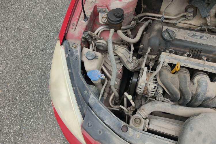 Used Hyundai i30 2009 1.6L Automatic Luxury Model Engine Bay Right