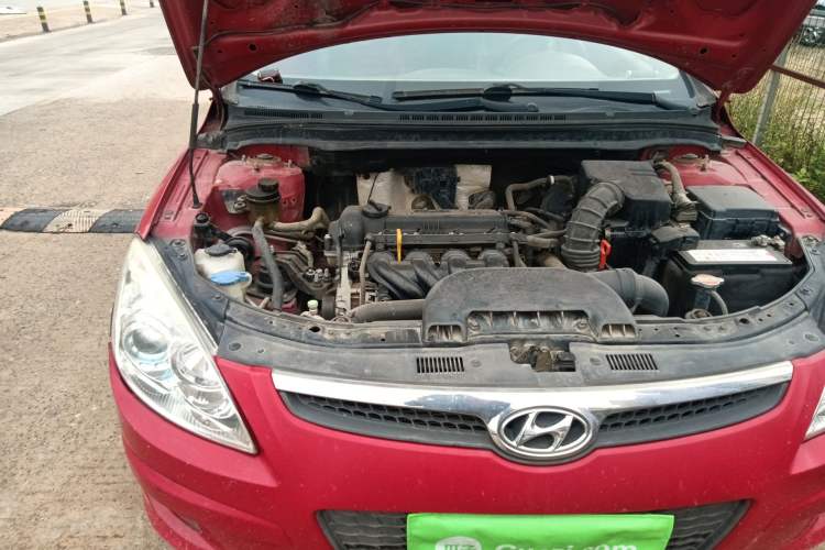 Used Hyundai i30 2009 1.6L Automatic Comfort Edition Engine Bay Right