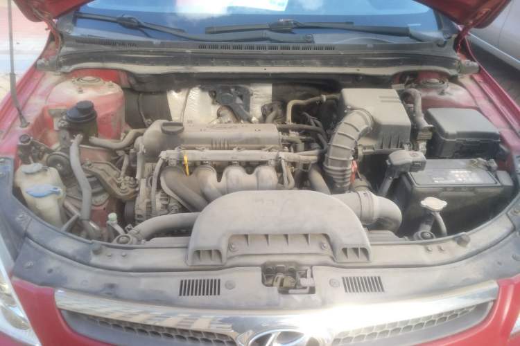 Used Hyundai i30 2009 1.6L Automatic Comfort Edition Engine Bay