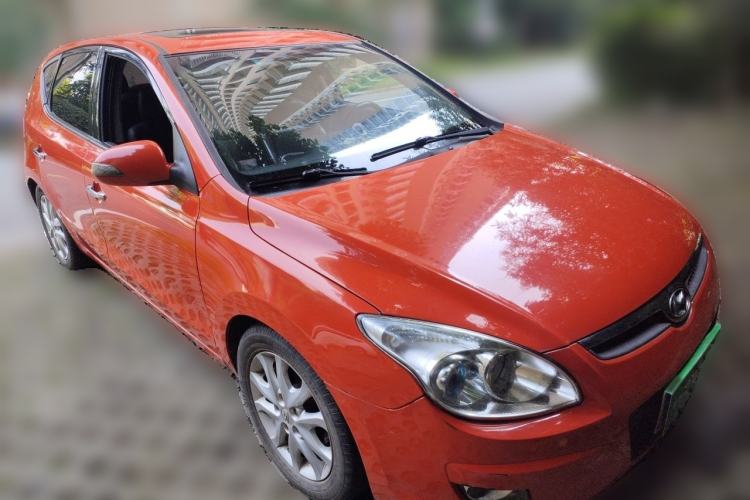 Used Hyundai i30 2009 1.6L Automatic Luxury Model Front Right 45 Deg