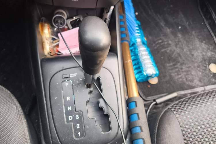 Used Hyundai i30 2009 1.6L Automatic Comfort Edition Gear Lever