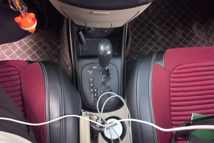 Used Hyundai i30 2009 1.6L Automatic Comfort Edition Gear Lever