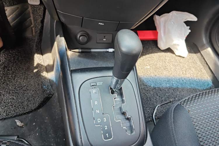 Used Hyundai i30 2009 1.6L Automatic Comfort Edition Gear Lever