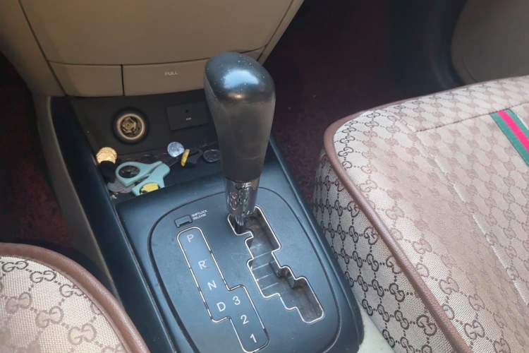Used Hyundai i30 2009 1.6L Automatic Comfort Edition Gear Lever