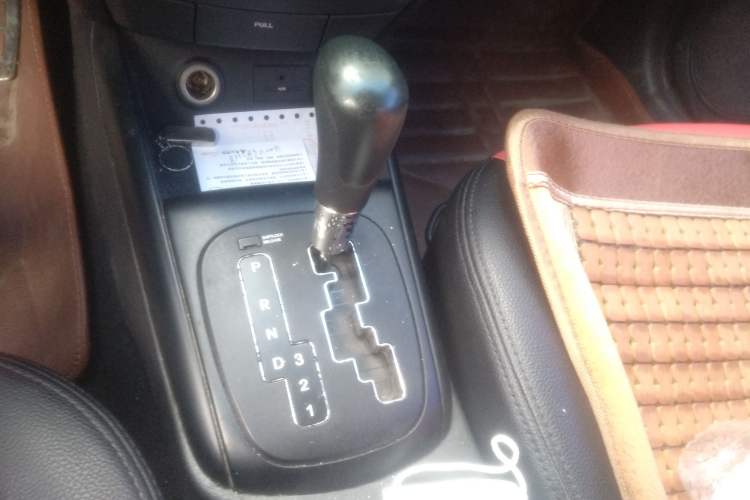 Used Hyundai i30 2009 1.6L Automatic Comfort Edition Gear Lever