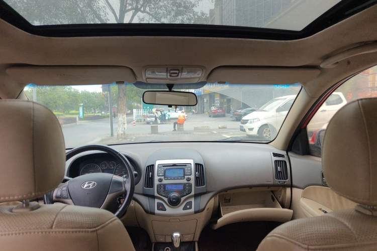 Used Hyundai i30 2009 1.6L Automatic Luxury Model Headliner