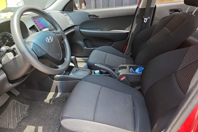 Used Hyundai i30 2009 1.6L Automatic Comfort Edition Left Front Seat