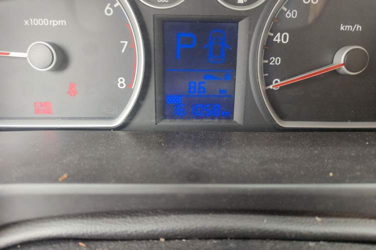 Used Hyundai i30 2009 1.6L Automatic Luxury Model Odometer Close Up