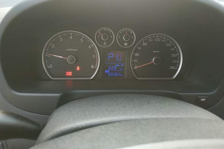 Used Hyundai i30 2009 1.6L Automatic Luxury Model Odometer Close Up