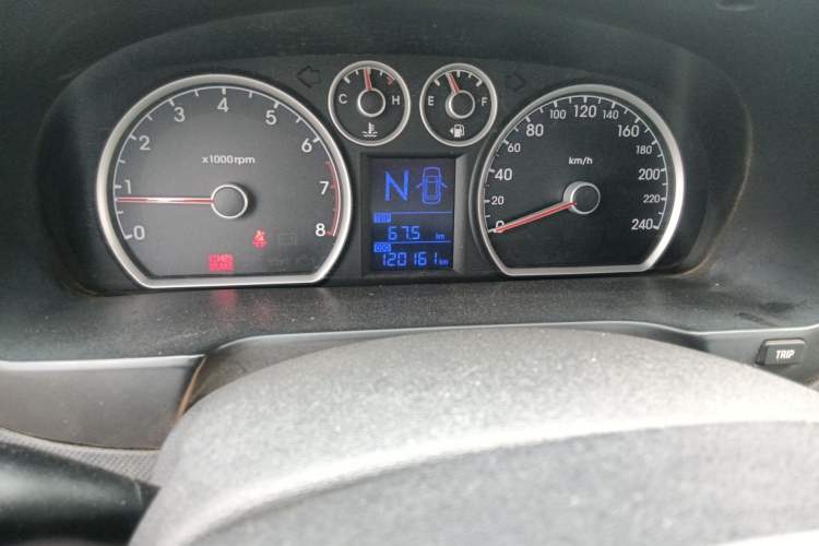 Used Hyundai i30 2009 1.6L Automatic Comfort Edition Odometer Close Up