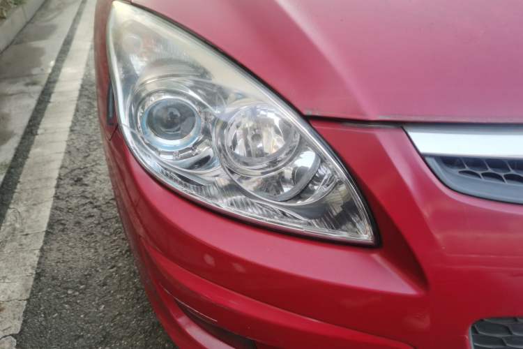 Used Hyundai i30 2009 1.6L Automatic Comfort Edition Right Front Headlight