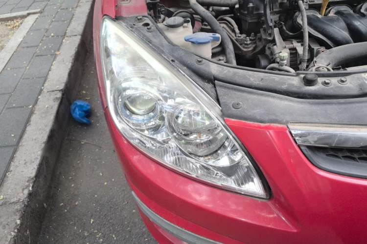 Used Hyundai i30 2009 1.6L Automatic Comfort Edition Right Front Headlight