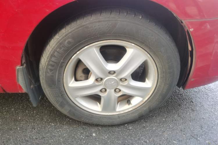 Used Hyundai i30 2009 1.6L Automatic Comfort Edition Right Front Wheel Hub