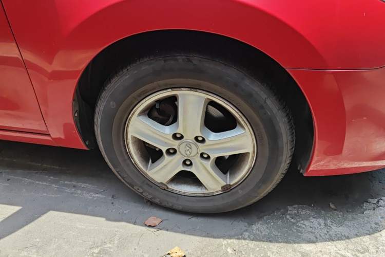 Used Hyundai i30 2009 1.6L Automatic Comfort Edition Right Front Wheel Hub