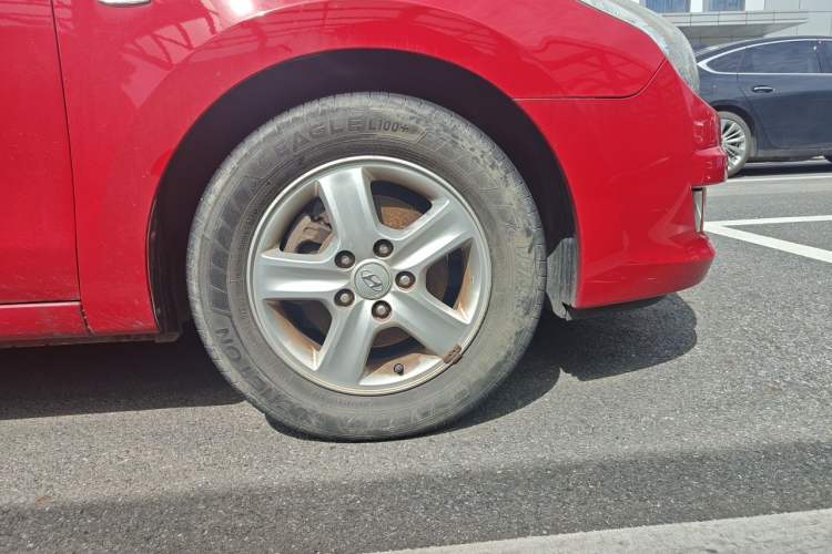 Used Hyundai i30 2009 1.6L Automatic Comfort Edition Right Front Wheel Hub