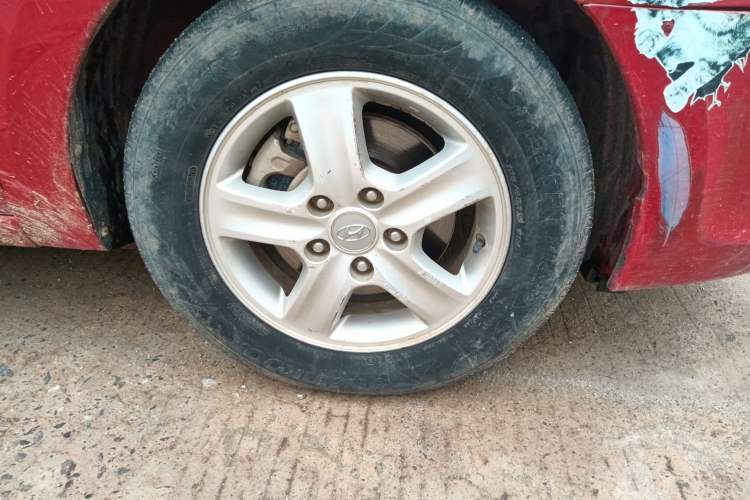 Used Hyundai i30 2009 1.6L Automatic Comfort Edition Right Front Wheel Hub