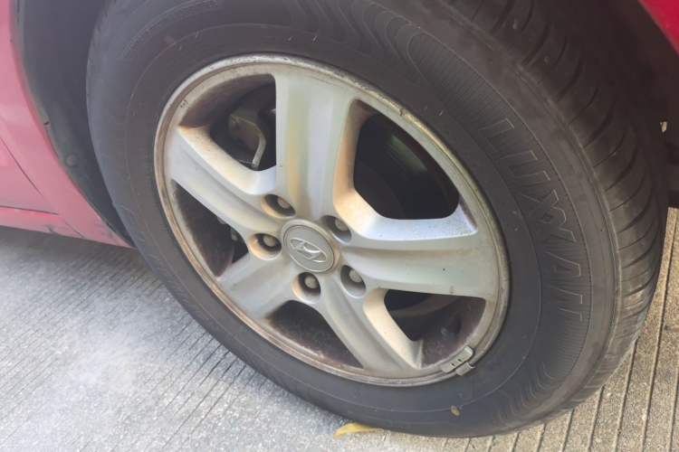 Used Hyundai i30 2009 1.6L Automatic Comfort Edition Right Front Wheel Hub