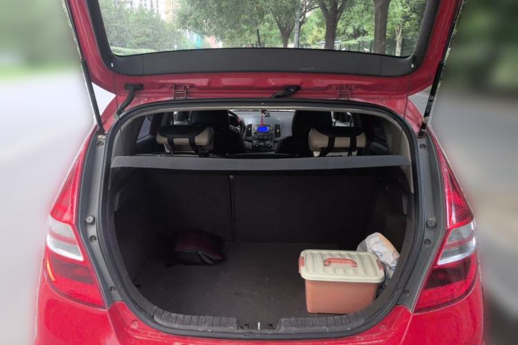 Used Hyundai i30 2009 1.6L Automatic Comfort Edition Trunk