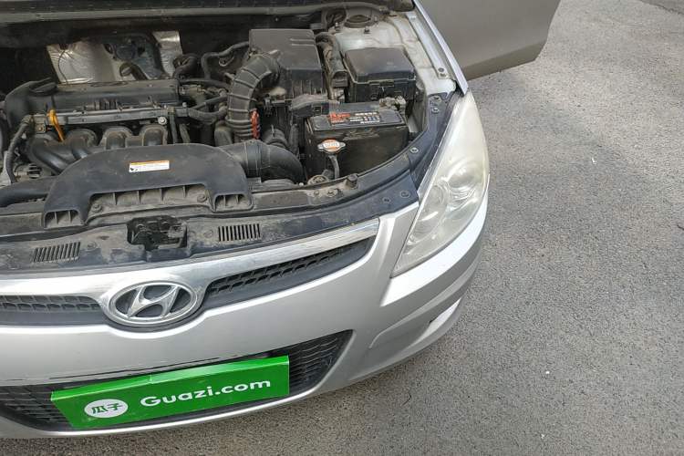 Used Hyundai i30 2009 1.6L Automatic Luxury Model Engine Bay Left