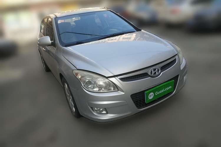 Used Hyundai i30 2009 1.6L Automatic Luxury Model Front Right 45 Deg
