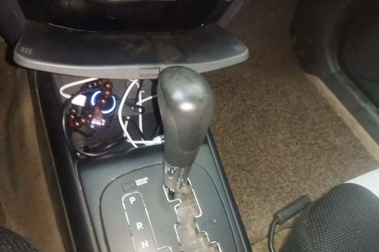 Used Hyundai i30 2009 1.6L Automatic Comfort Edition Gear Lever