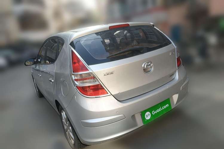 Used Hyundai i30 2009 1.6L Automatic Luxury Model Rear Left 45 Deg