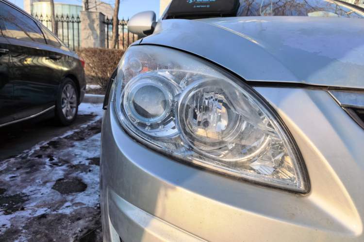 Used Hyundai i30 2009 1.6L Manual Comfort Edition Right Front Headlight
