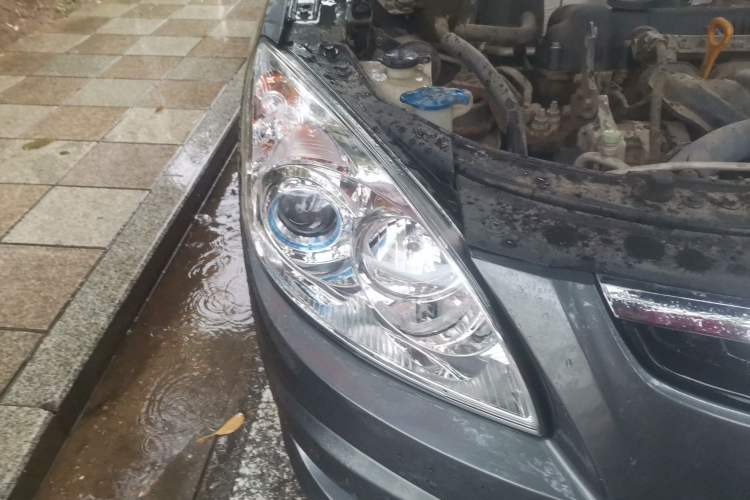 Used Hyundai i30 2009 1.6L Automatic Comfort Edition Right Front Headlight