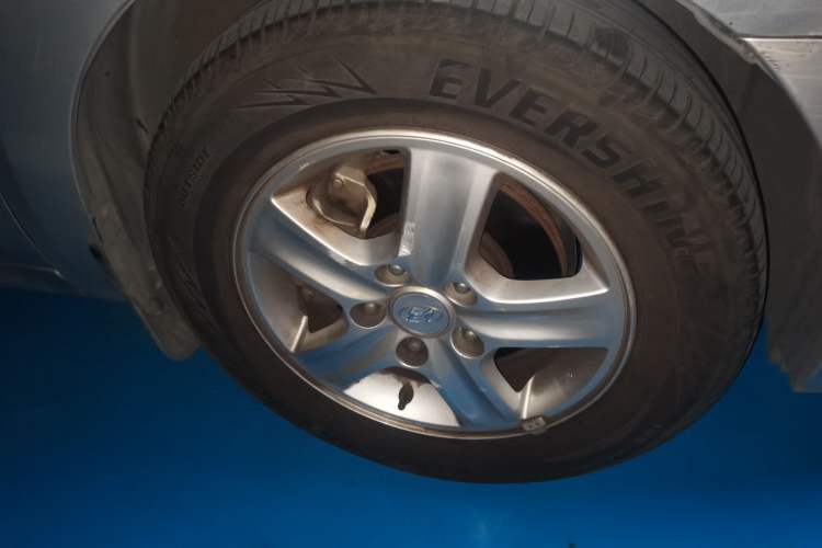 Used Hyundai i30 2009 1.6L Automatic Comfort Edition Right Front Wheel Hub
