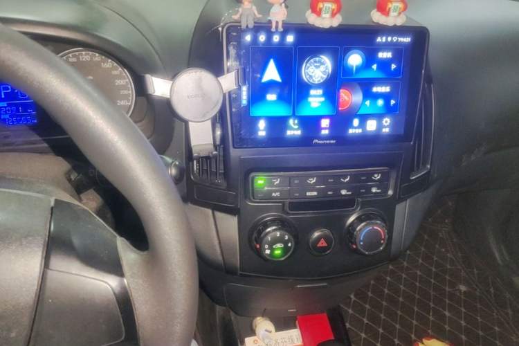 Used Hyundai i30 2009 1.6L Automatic Comfort Edition Audio And AC Panel