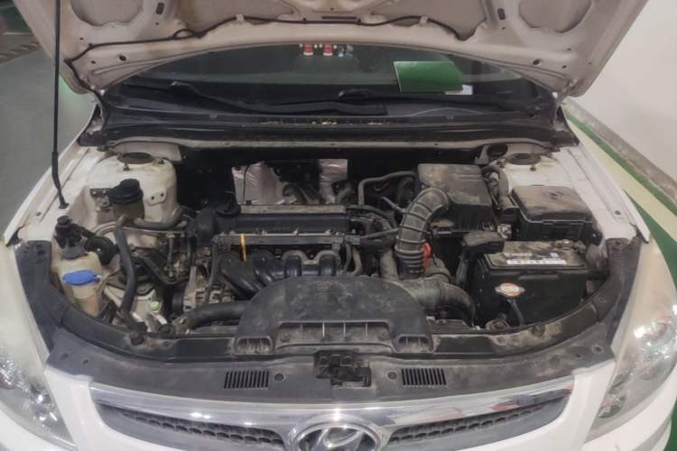 Used Hyundai i30 2009 1.6L Automatic Comfort Edition Engine Bay