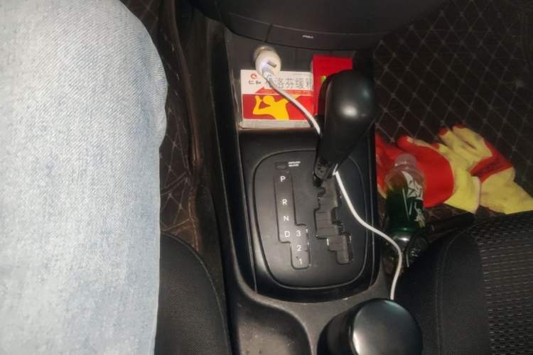 Used Hyundai i30 2009 1.6L Automatic Comfort Edition Gear Lever