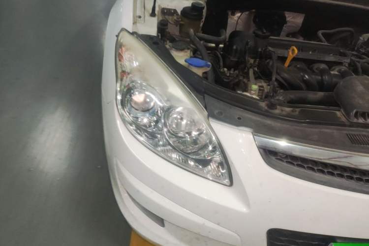 Used Hyundai i30 2009 1.6L Automatic Comfort Edition Right Front Headlight
