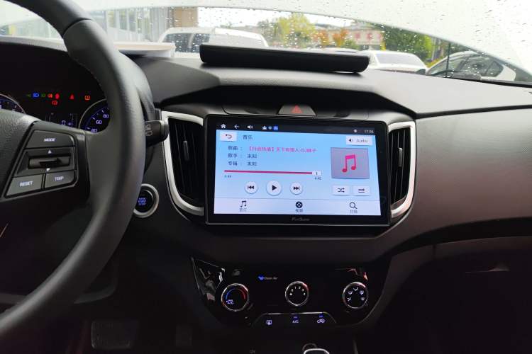 Used Hyundai ix25 2017 1.6L Automatic Smart Version Audio And AC Panel