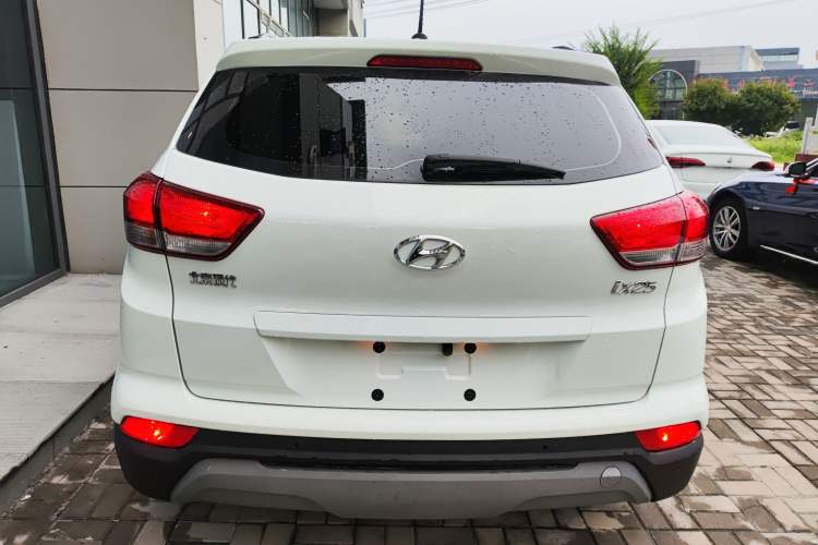 Used Hyundai ix25 2017 1.6L Automatic Smart Version Exterior 4