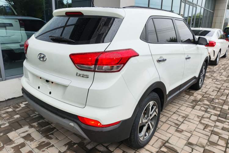 Used Hyundai ix25 2017 1.6L Automatic Smart Version Exterior 5